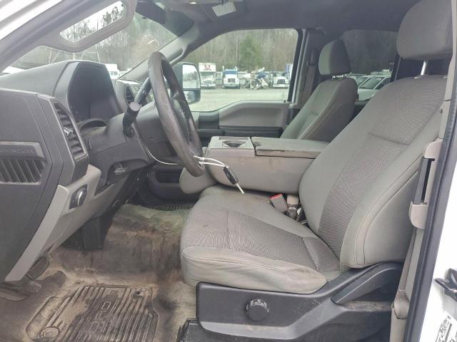 Ford F-450 Super Duty Image 3