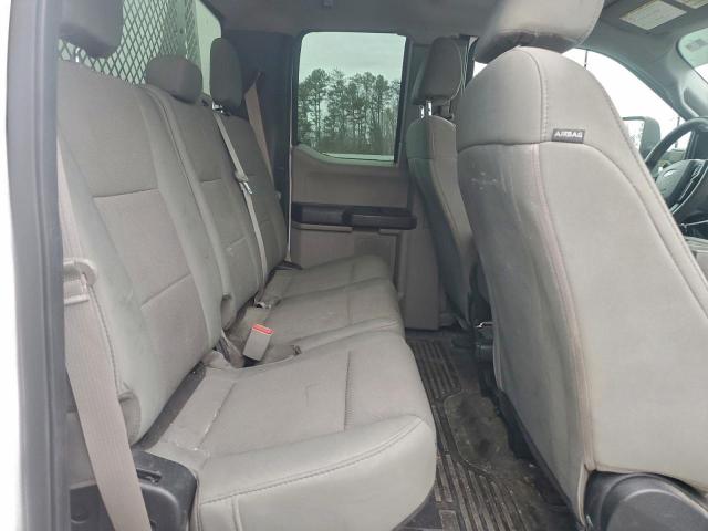 Ford F-450 Super Duty Image 12