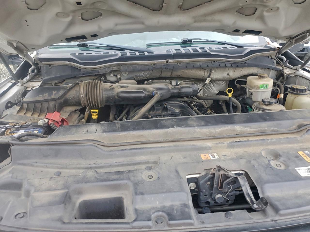 Ford F-450 Super Duty Image 13