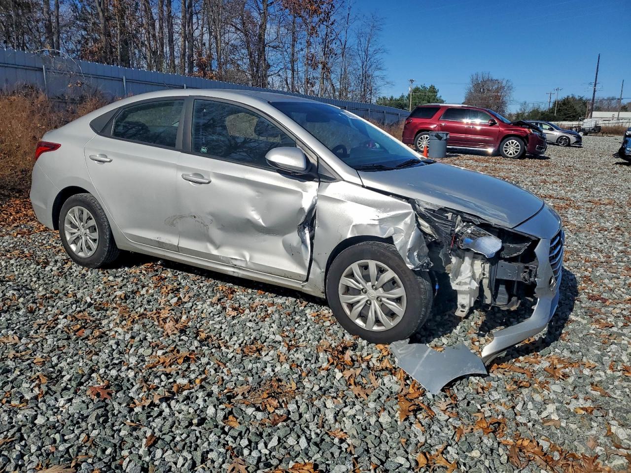 Hyundai ACCENT Se Image 12