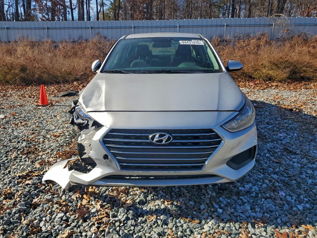 Hyundai ACCENT Se Image 8