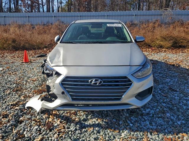 Hyundai ACCENT Se Image 8