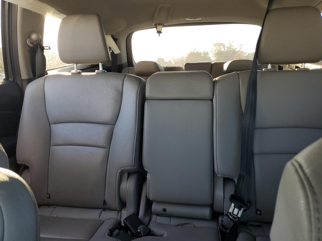 Honda Pilot Touring Image 2