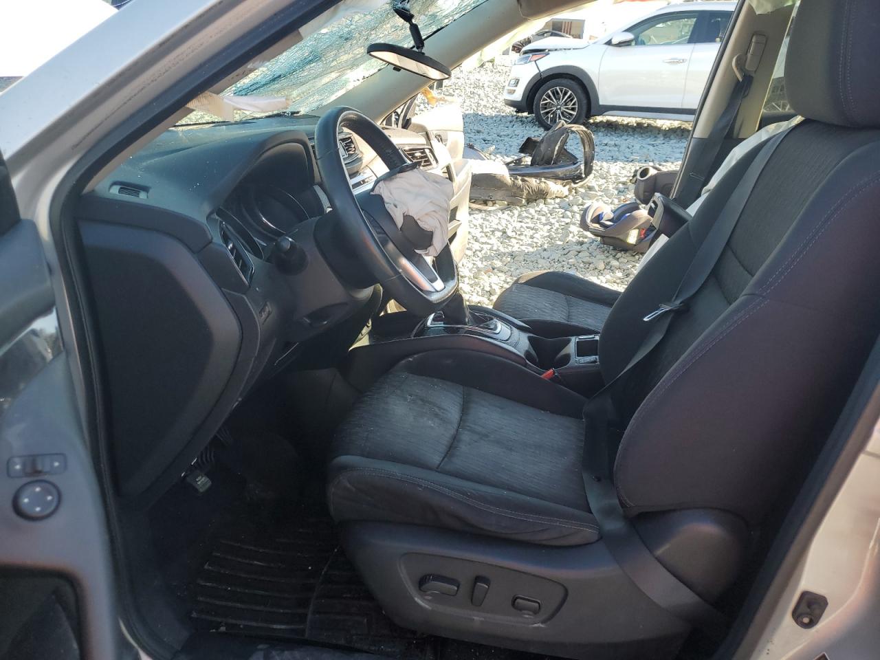 Nissan Rogue S Image 12