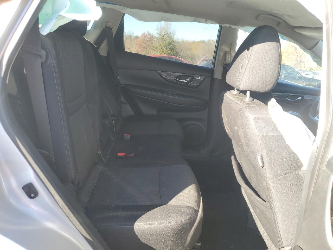 Nissan Rogue S Image 7