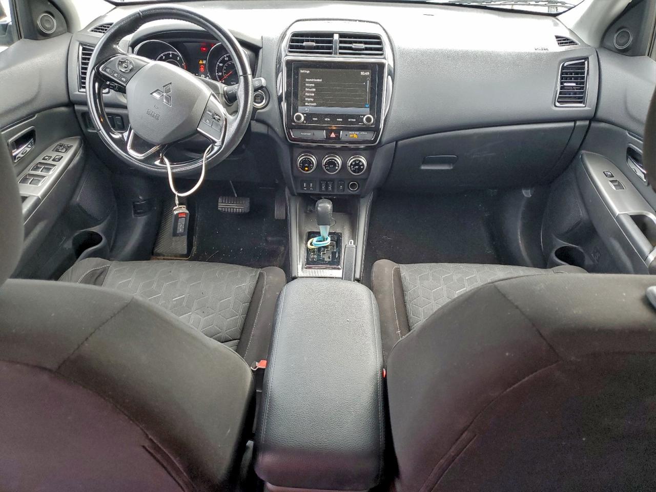 Mitsubishi Outlander Se Image 3