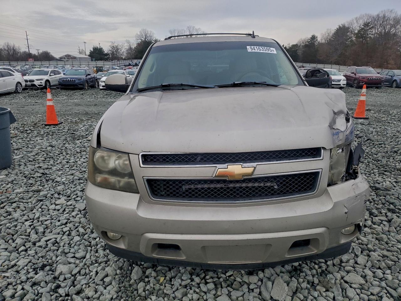 Chevrolet Tahoe C1500 Image 6