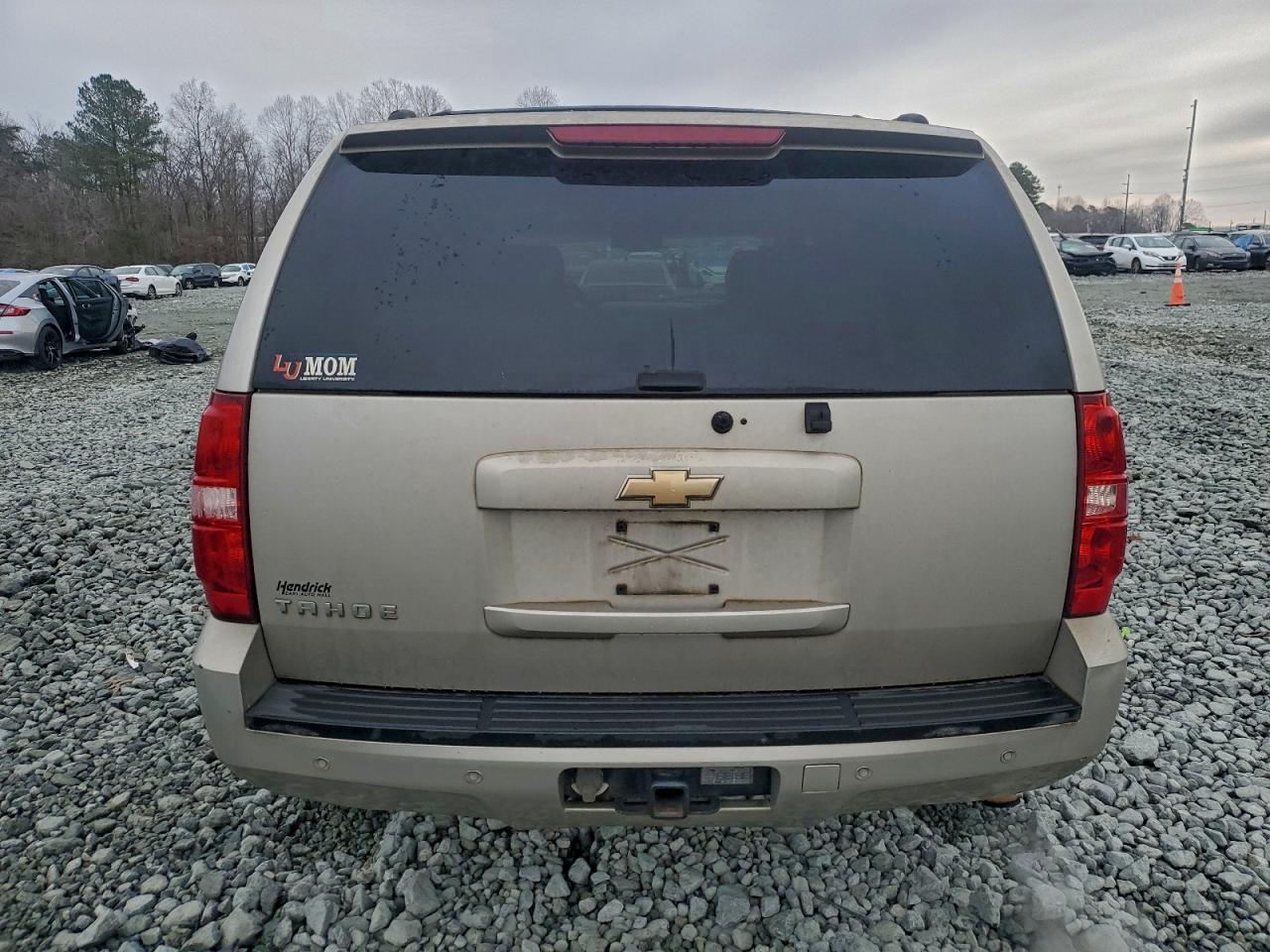 Chevrolet Tahoe C1500 Image 7