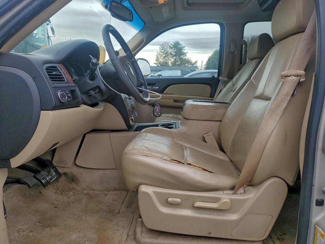 Chevrolet Tahoe C1500 Image 2