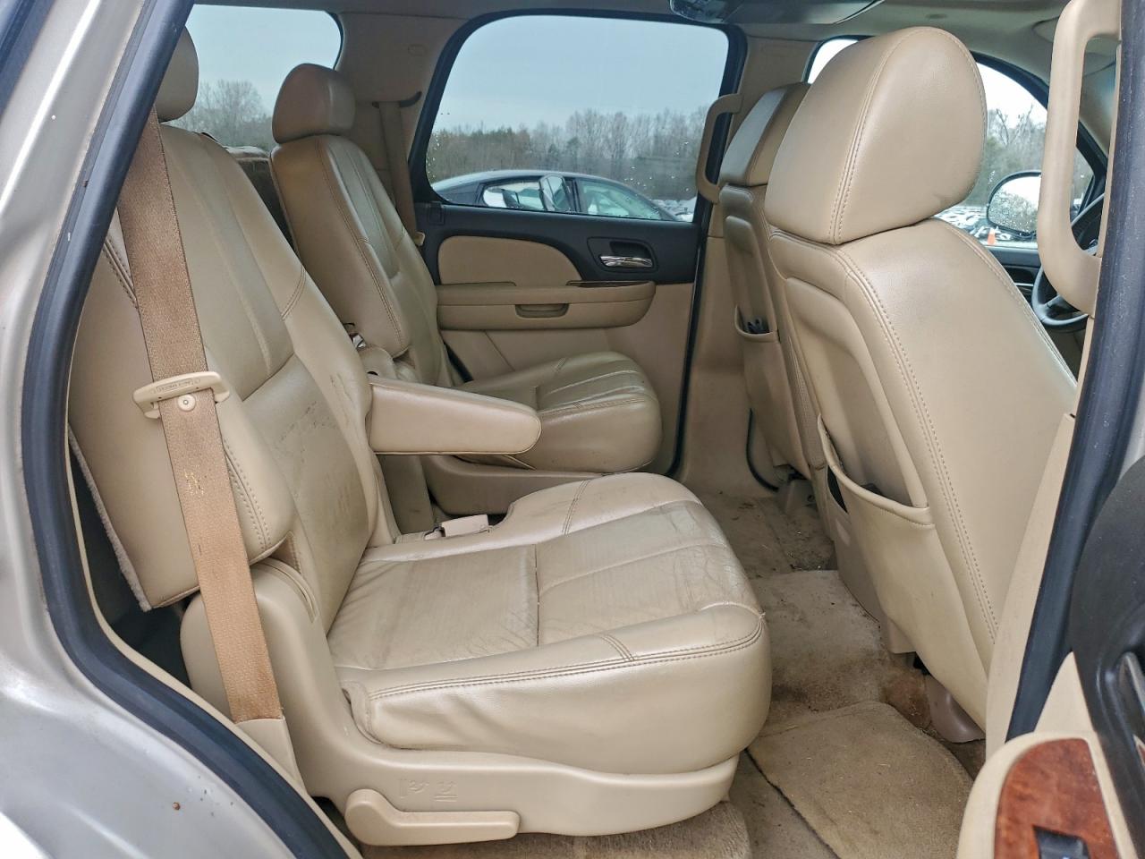 Chevrolet Tahoe C1500 Image 12