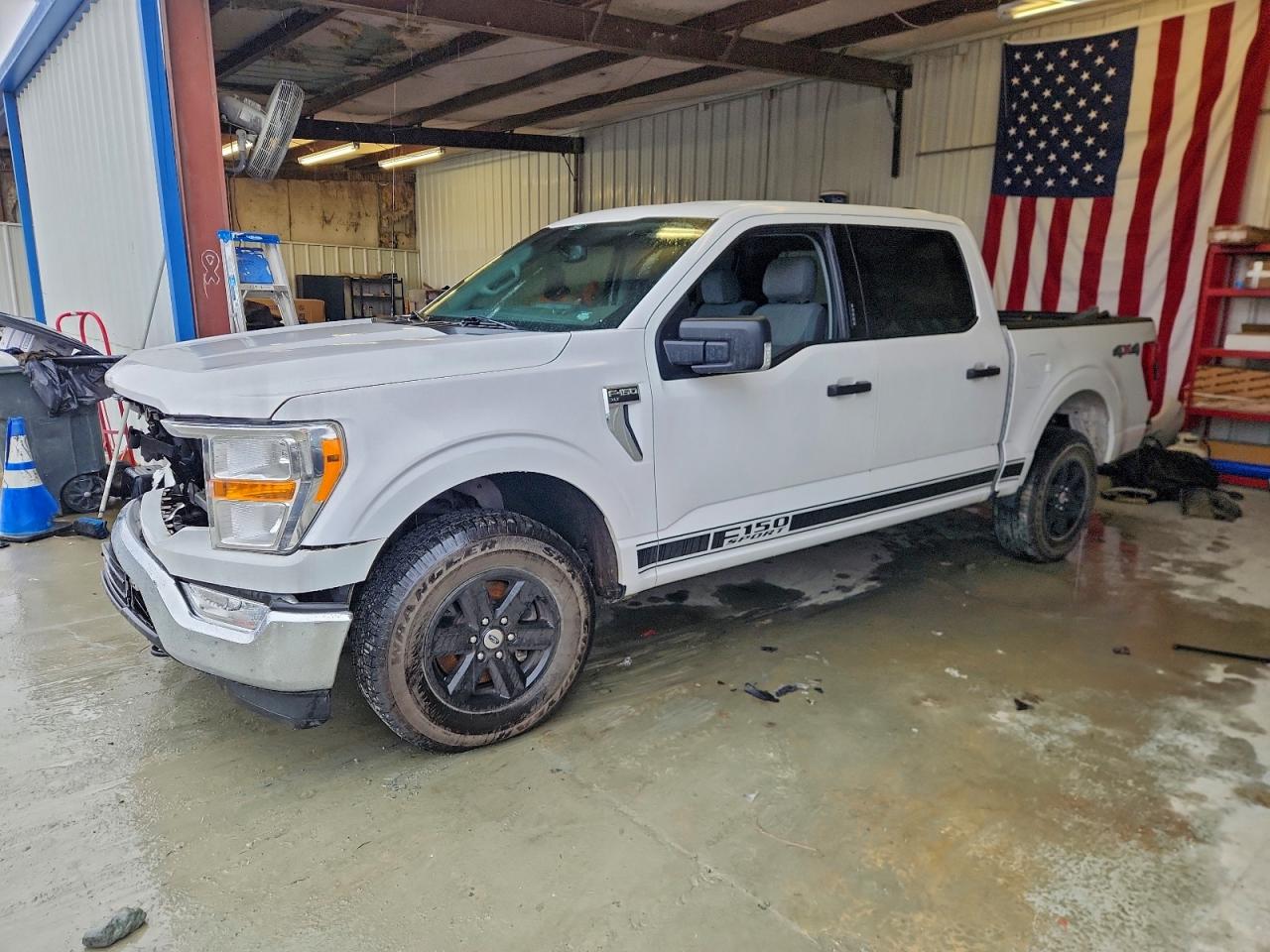 Ford F-150 Supercrew Image 1