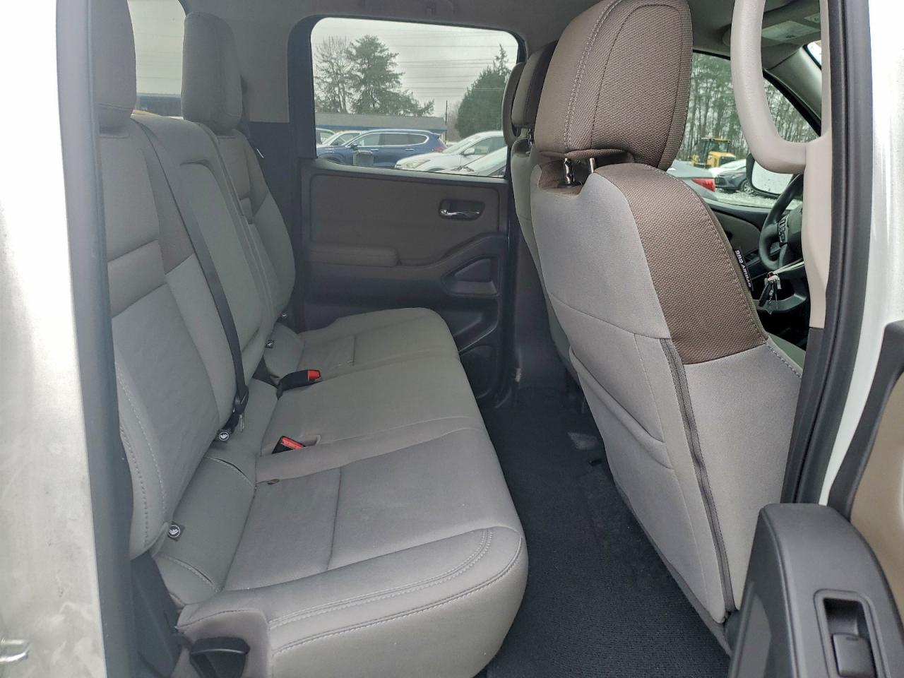 Nissan Frontier S Image 10