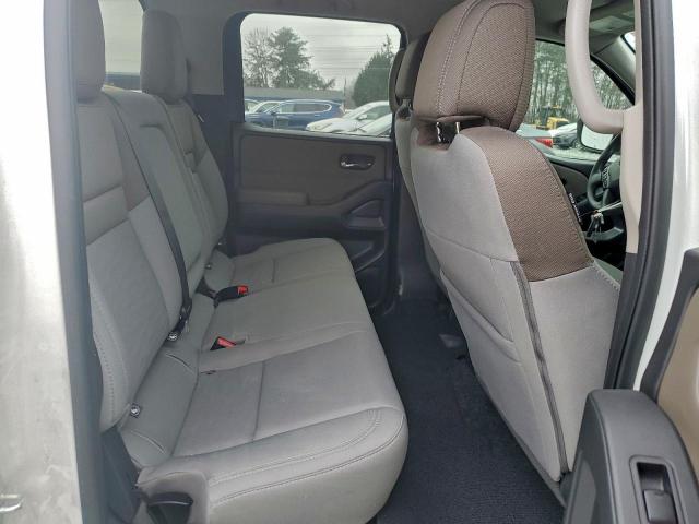 Nissan Frontier S Image 10