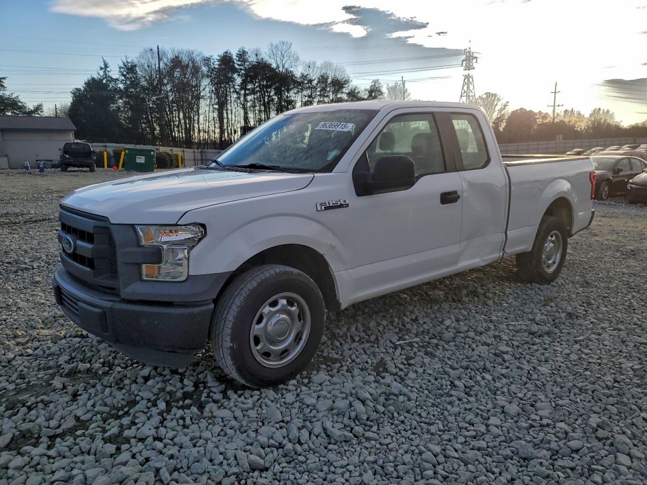Ford F-150 Super Cab Image 1
