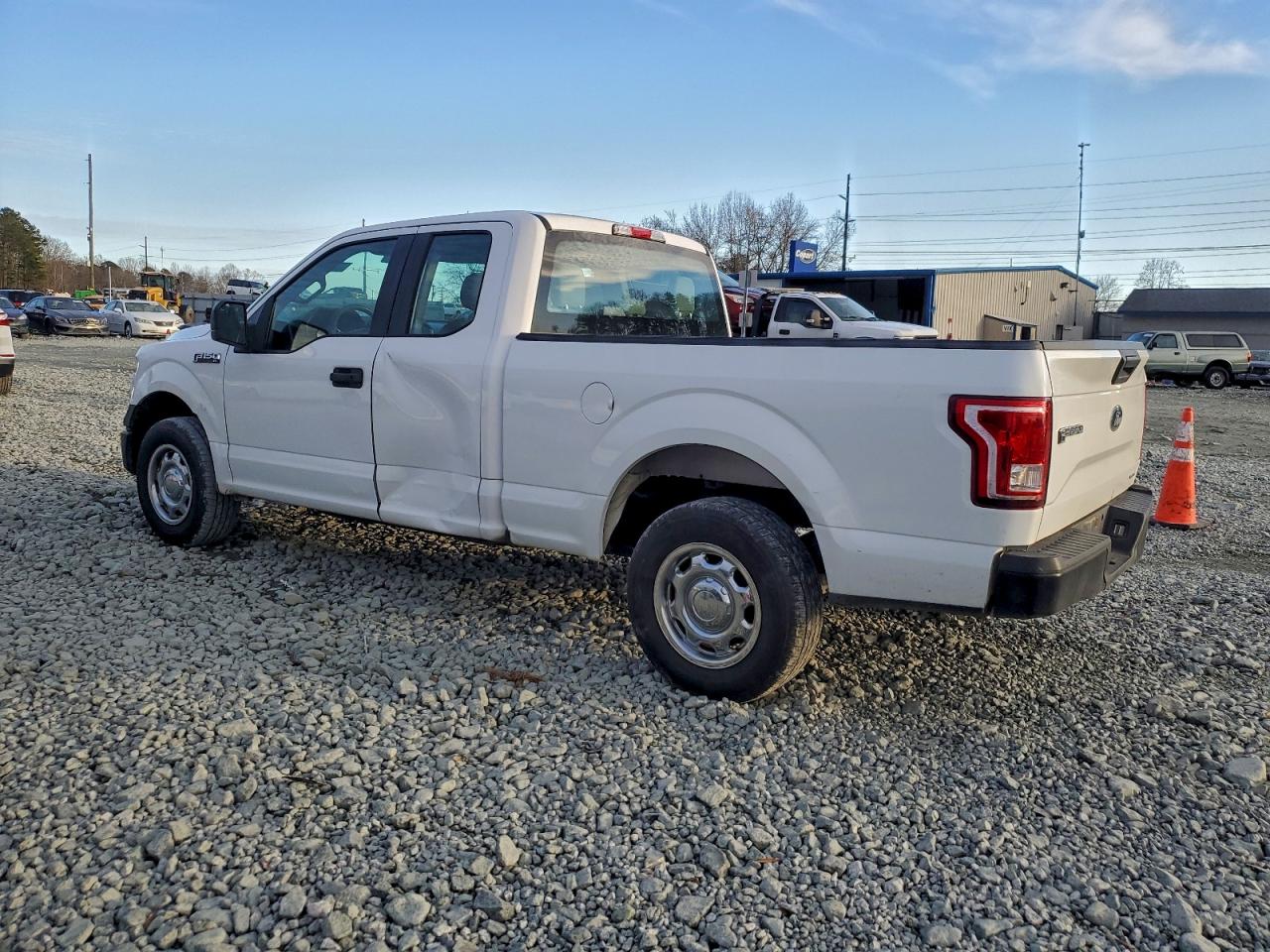 Ford F-150 Super Cab Image 5