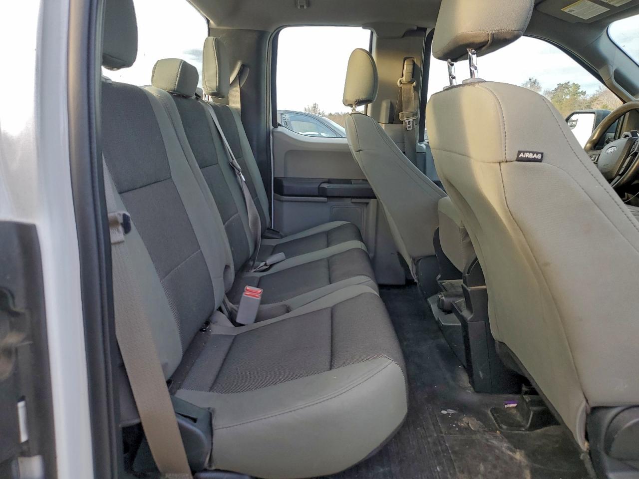 Ford F-150 Super Cab Image 8