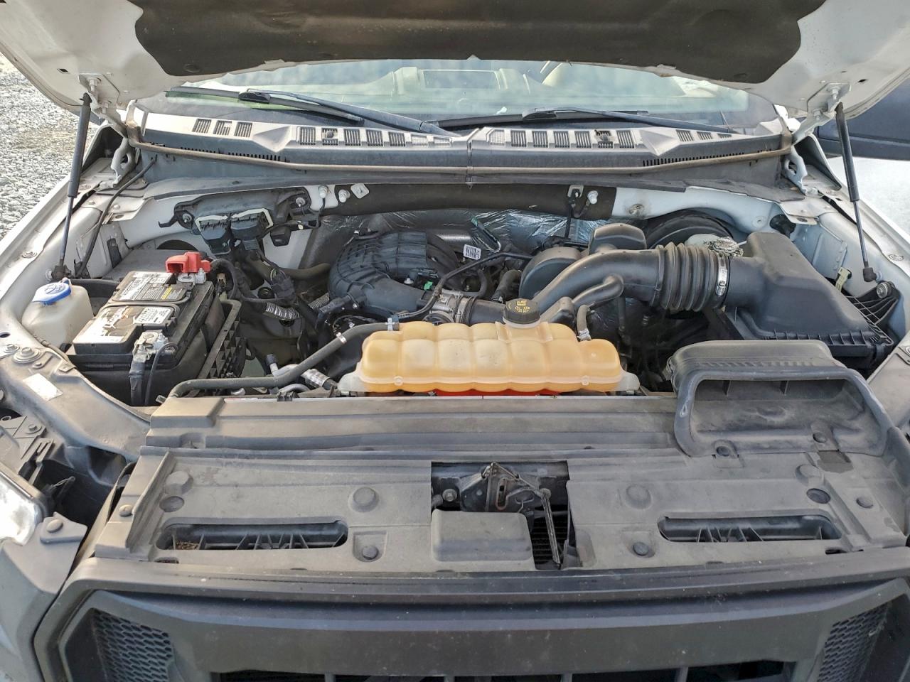 Ford F-150 Super Cab Image 9