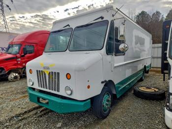  Salvage Freightliner Mt45