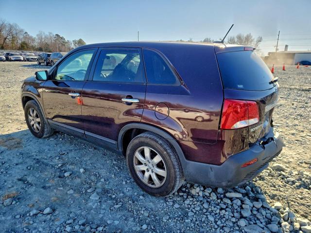 Kia Sorento Base Image 13