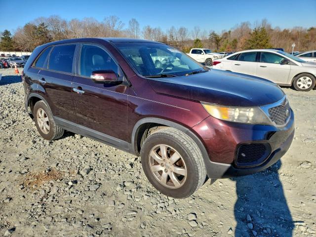 Kia Sorento Base Image 10