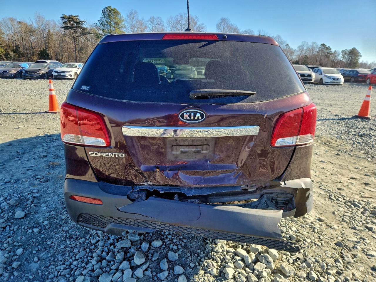 Kia Sorento Base Image 5