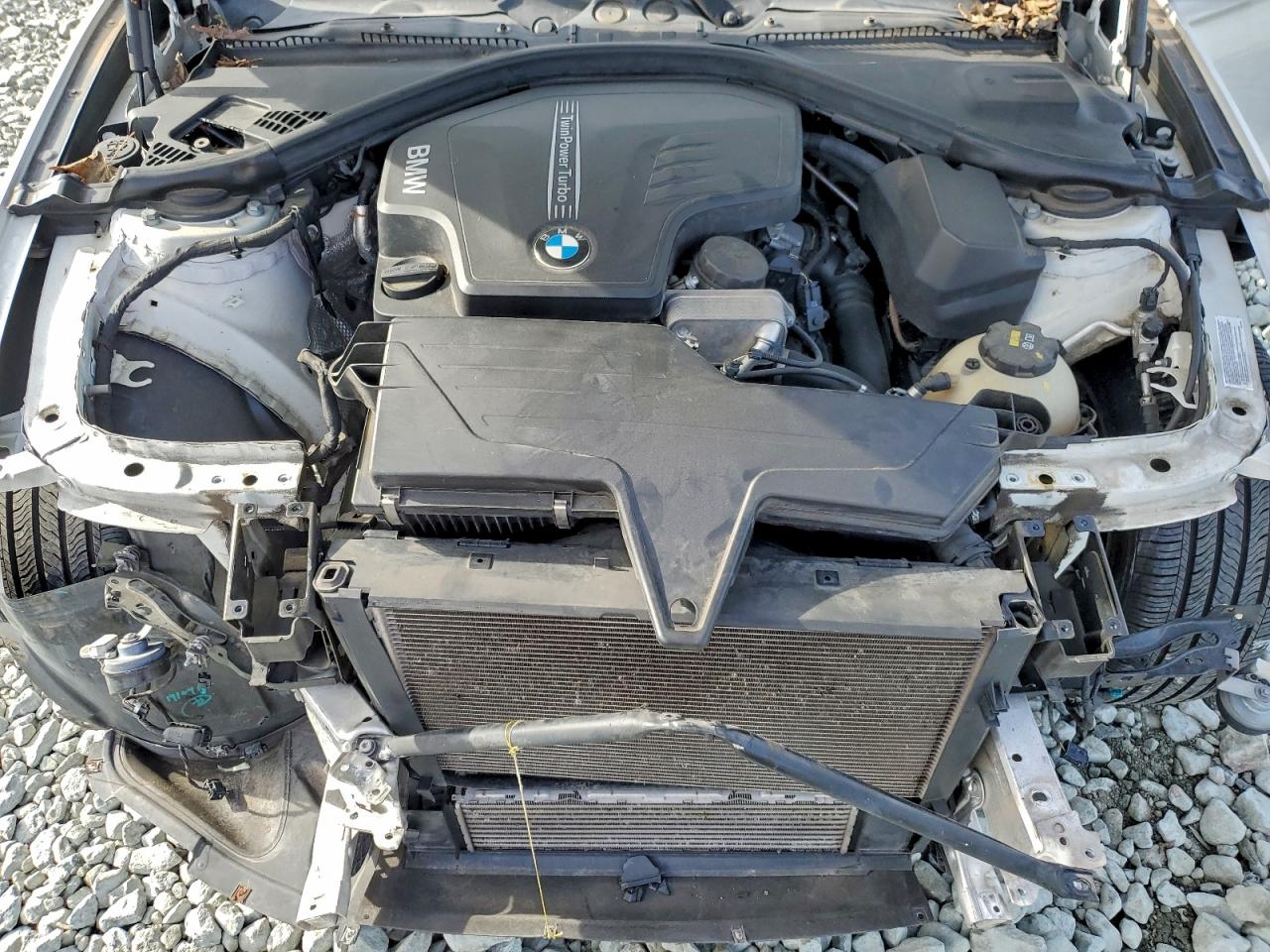 BMW 3 Series I Image 12