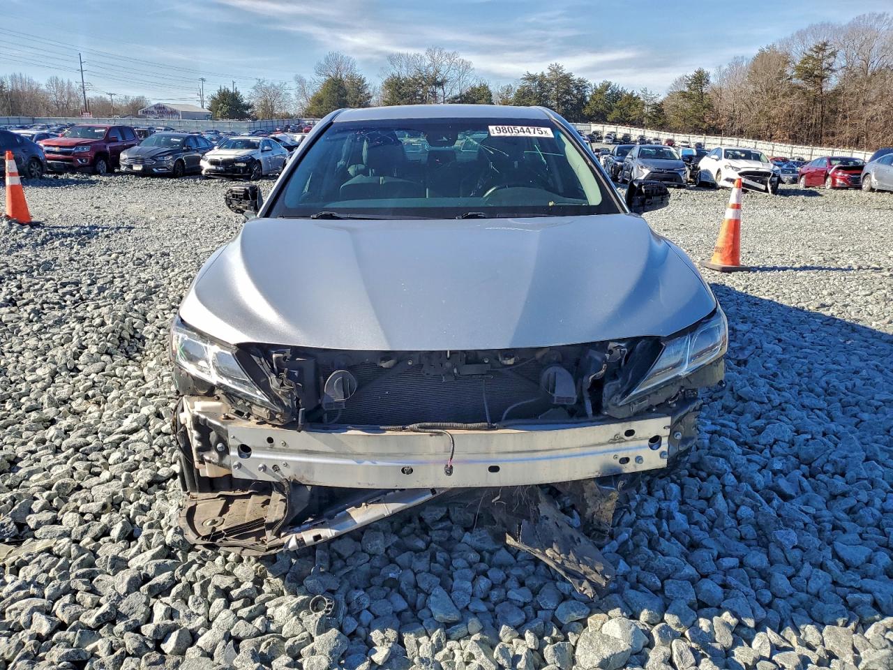 Toyota Camry L Image 2