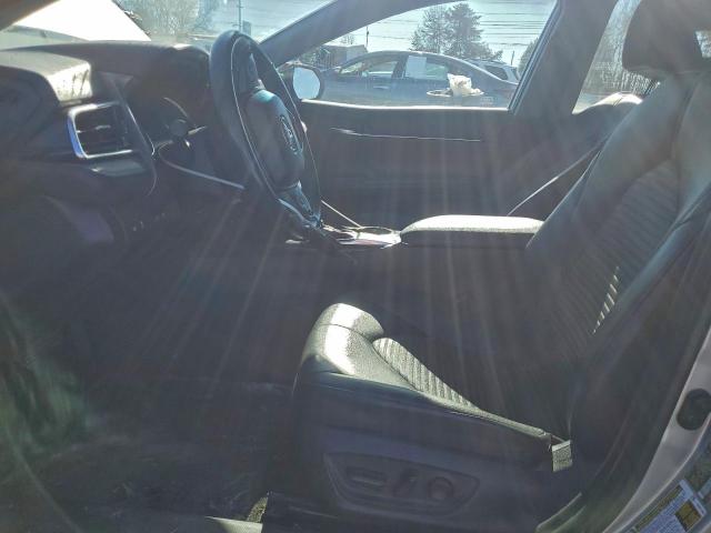 Toyota Camry L Image 5