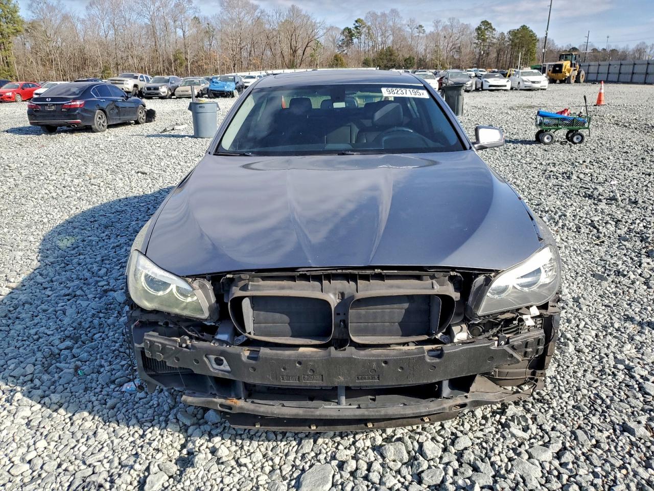 BMW 5 Series I Image 12