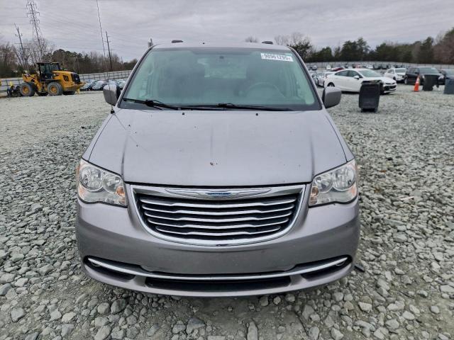 Chrysler Minivan Touring Image 11