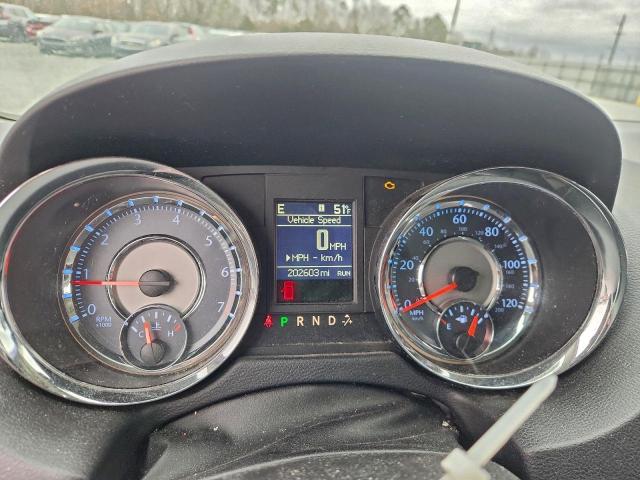 Chrysler Minivan Touring Image 10