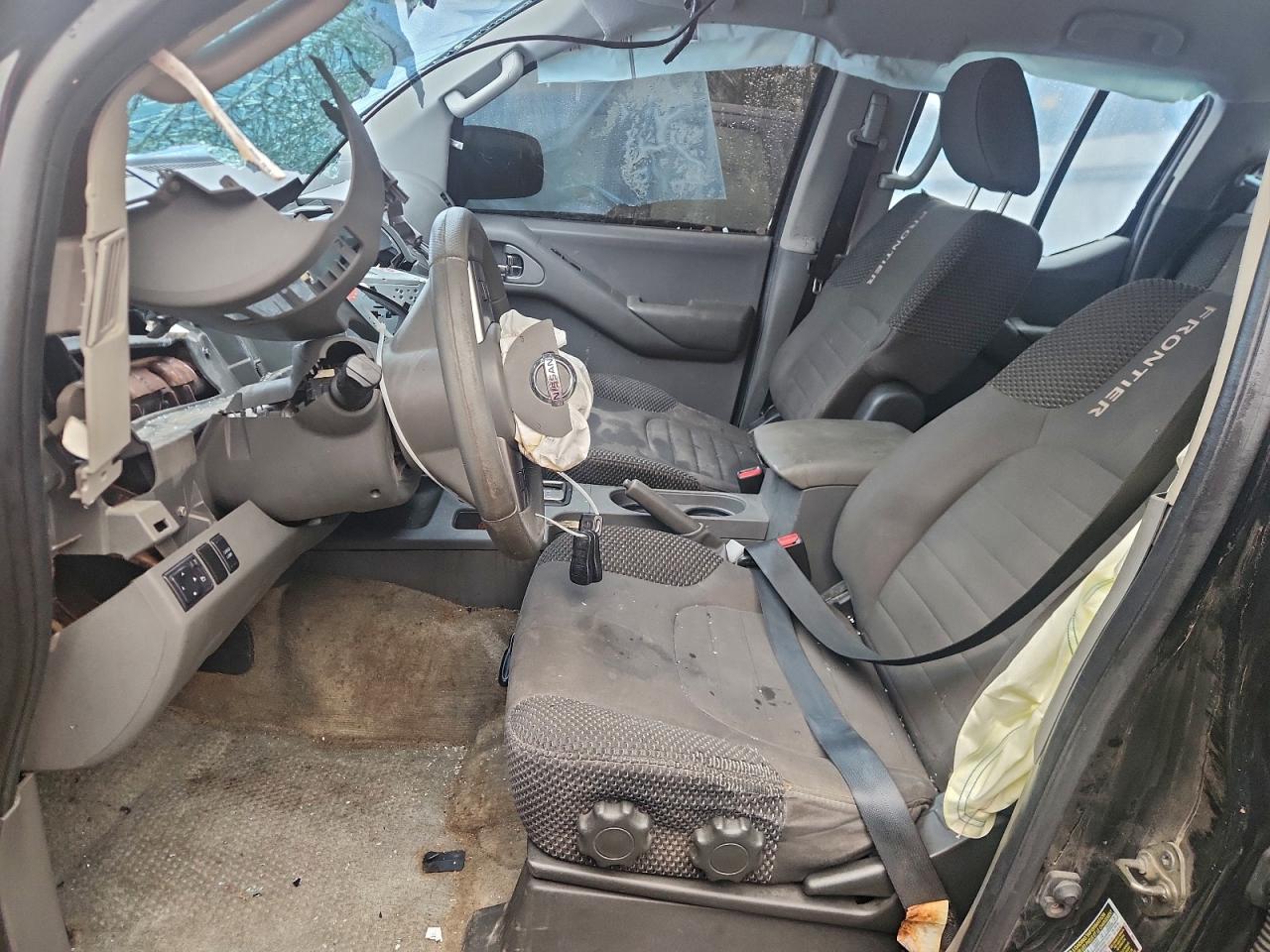 Nissan Frontier S Image 7