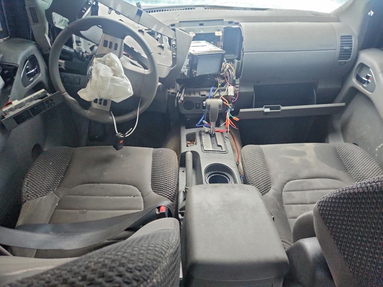 Nissan Frontier S Image 12