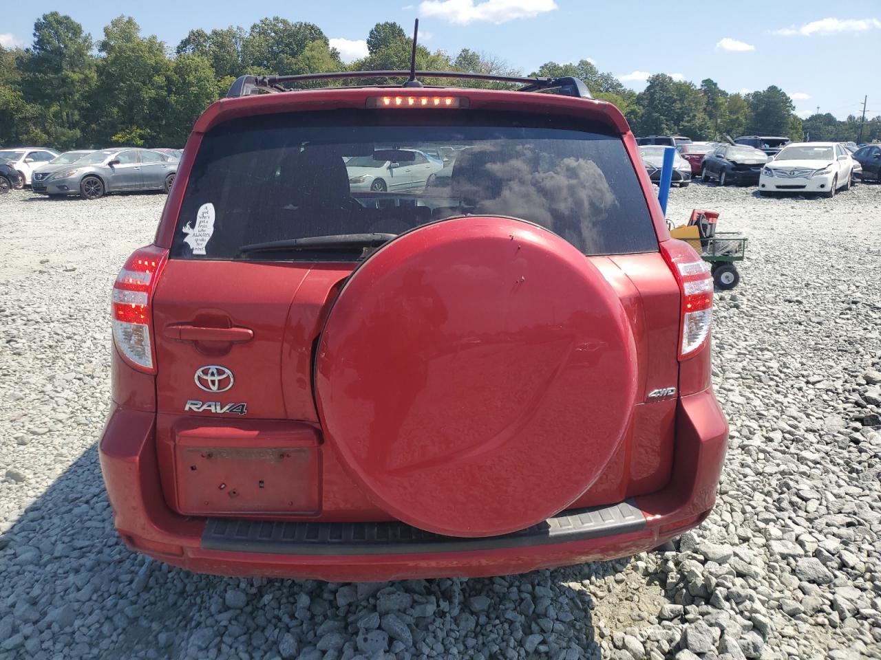 Toyota RAV4 Image 9