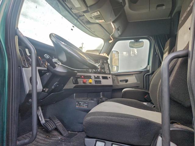 Freightliner Cascadia 1 Image 3