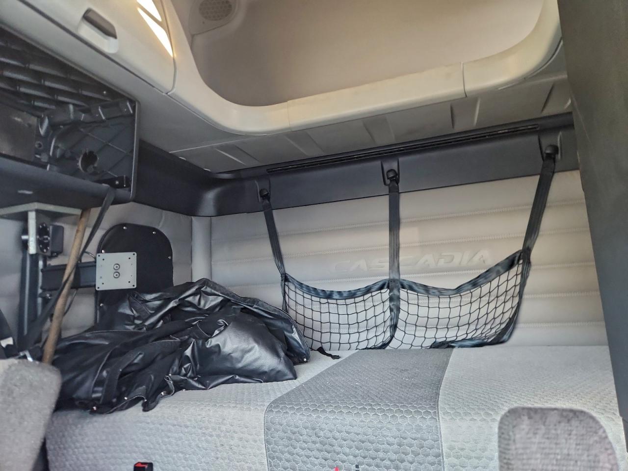 Freightliner Cascadia 1 Image 5