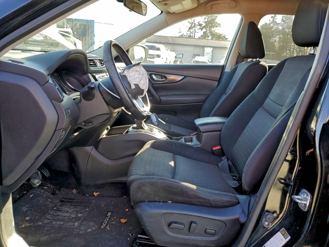 Nissan Rogue S Image 6