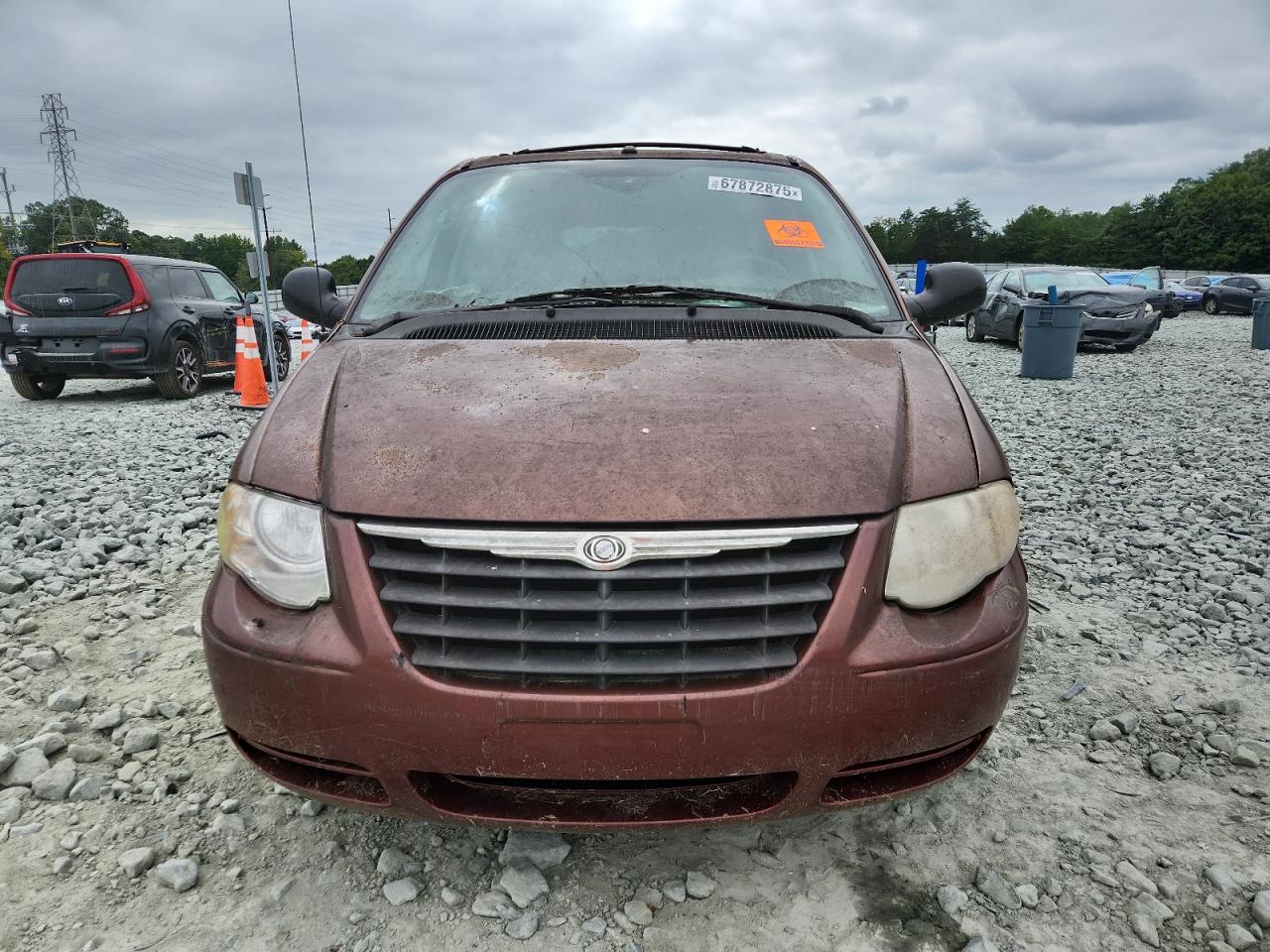 Chrysler Town & Country Touring Image 3