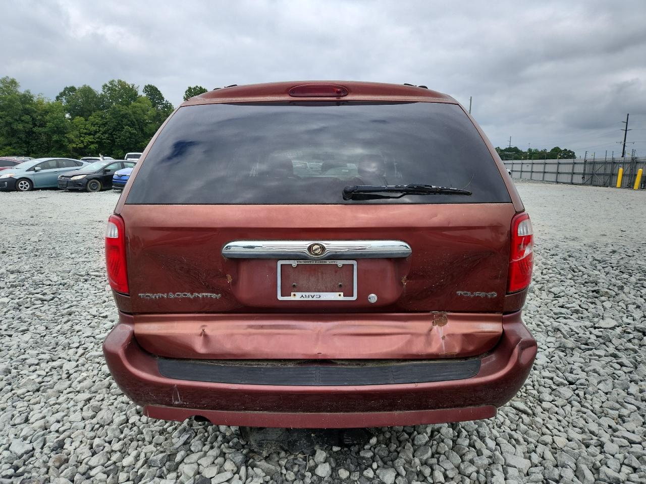 Chrysler Town & Country Touring Image 2