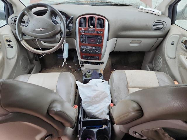 Chrysler Town & Country Touring Image 12