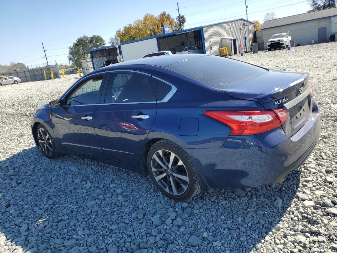 Nissan Altima 2.5 Image 4