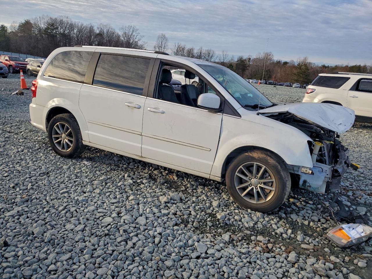 Dodge Caravan Sxt Image 2