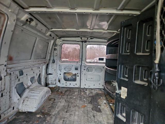 Ford Econoline E350 Super Duty Van Image 7