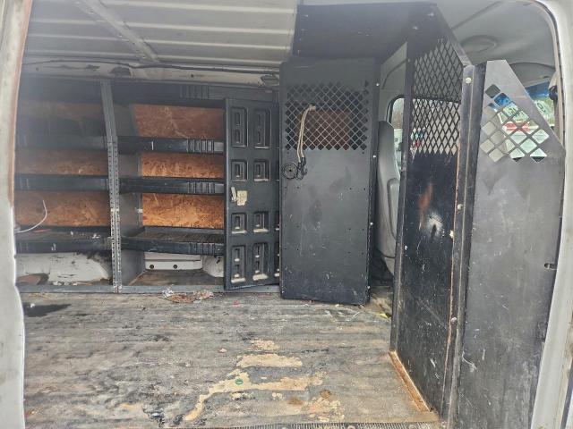 Ford Econoline E350 Super Duty Van Image 12