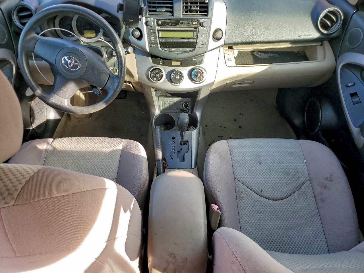 Toyota RAV4 Image 13
