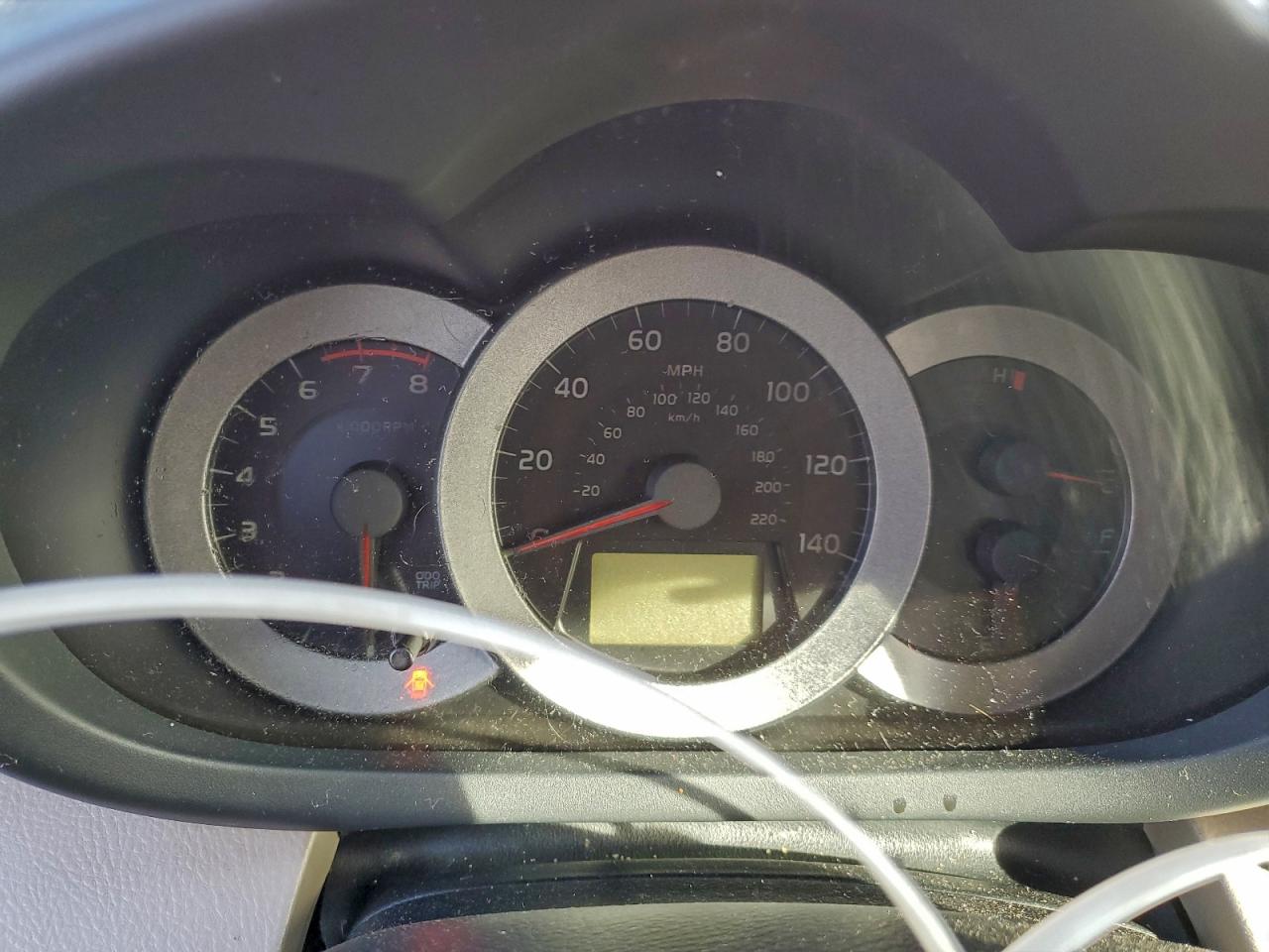 Toyota RAV4 Image 12