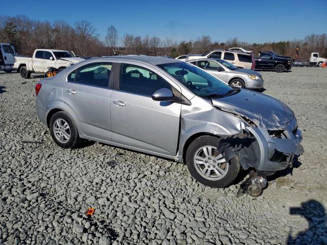 Chevrolet Sonic Lt Image 3