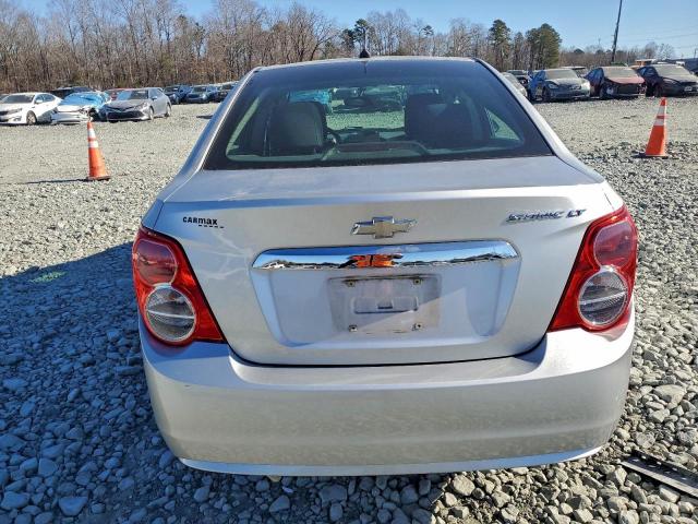 Chevrolet Sonic Lt Image 4