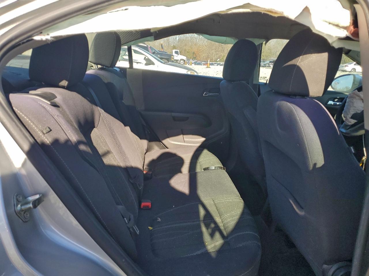 Chevrolet Sonic Lt Image 9