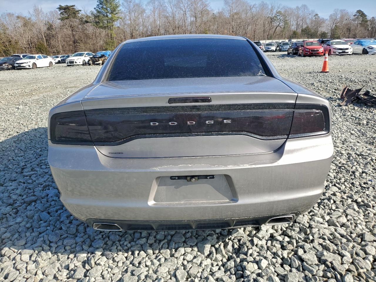 Dodge Charger Se Image 9